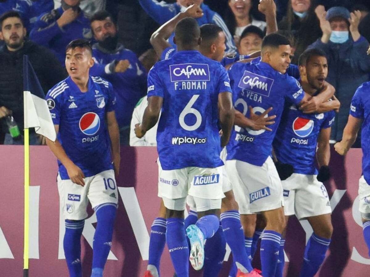 De héroe a villano: Sosa ofreció disculpas por su expulsión en Libertadores