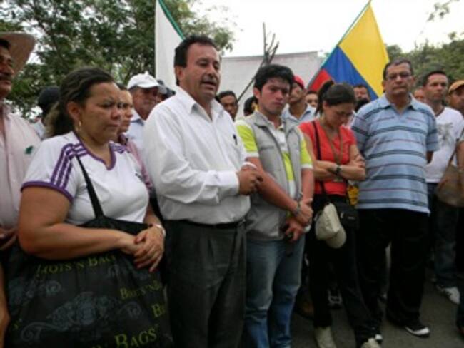 Protestantes paralizan obras en represa de El Quimbo en el Huila