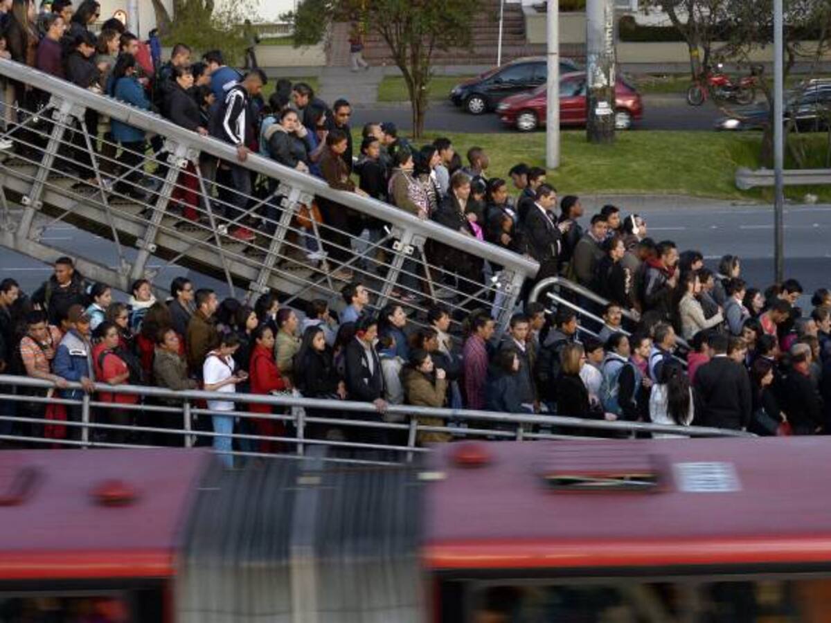 Desde el Concejo se denuncian adecuaciones de Transmilenio en mal estado