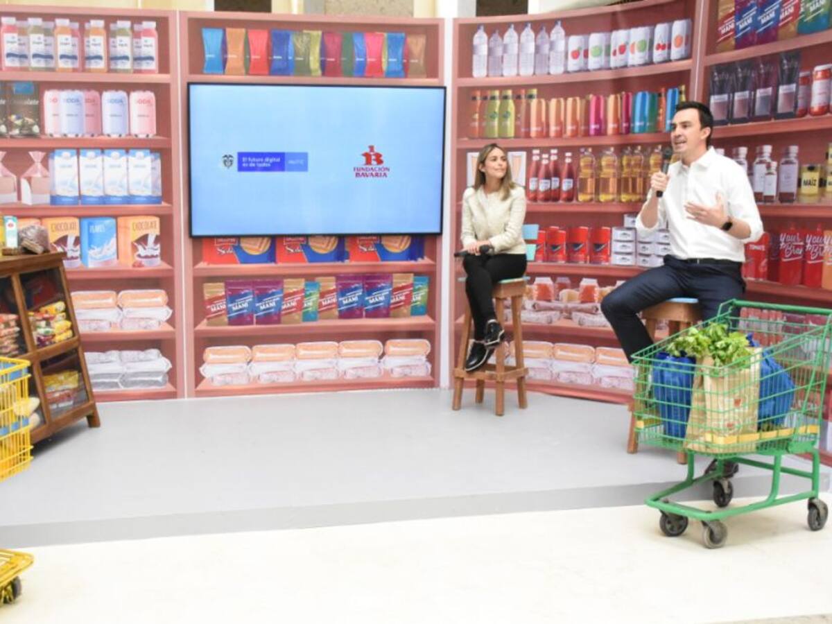 Alianza por la digitalización de miles de emprendedoras colombianas