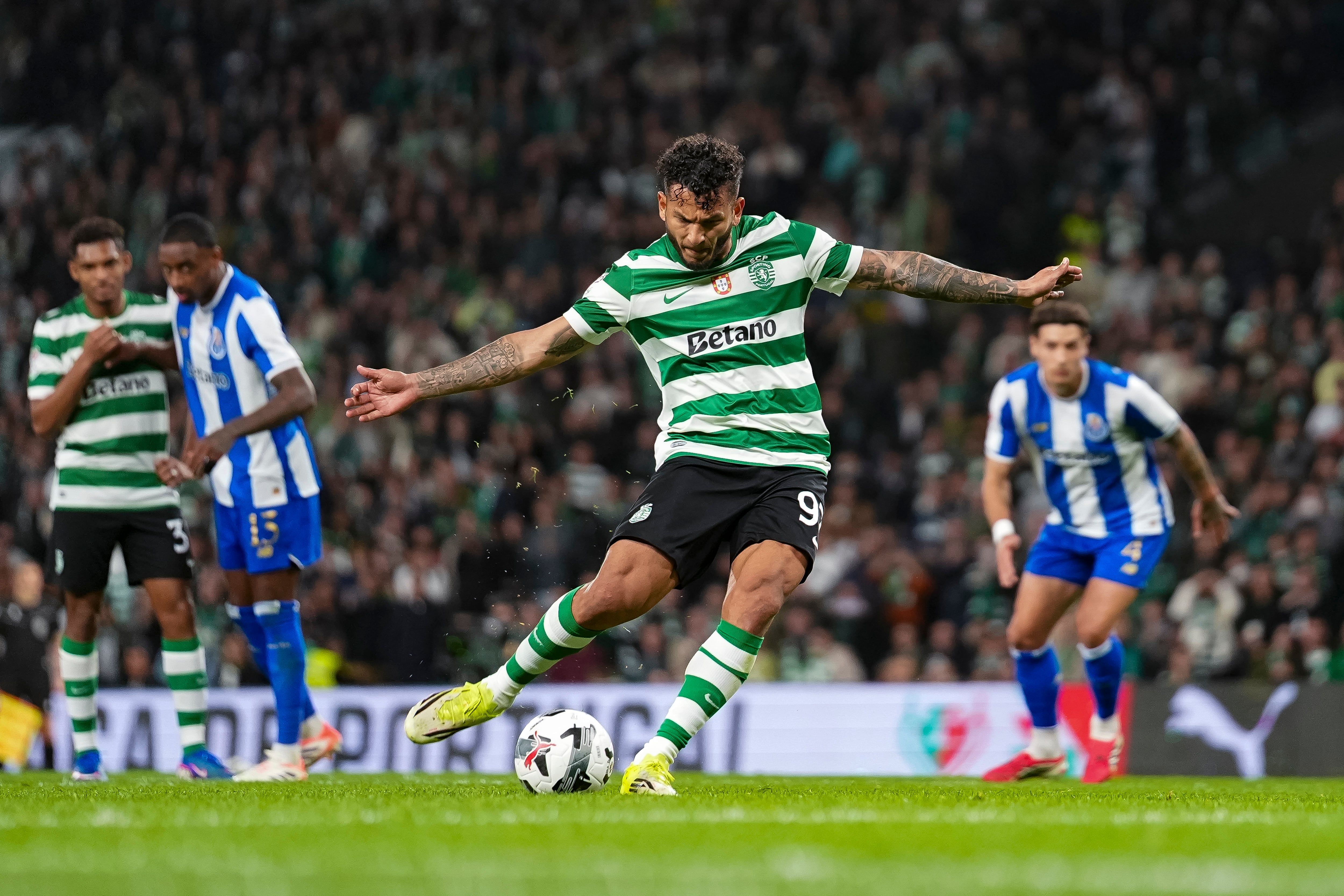 LISBON, PORTUGAL - MARCH 3: Luis Suárez of Sporting CP delivers a penalty kick during the Taça de Portugal Semi-Final 1st Leg match between Sporting CP and FC Porto at Estádio José Alvalade on March 3, 2026 in Lisbon, Portugal. (Photo by Pedro Loureiro/Eurasia Sport Images/Getty Images)