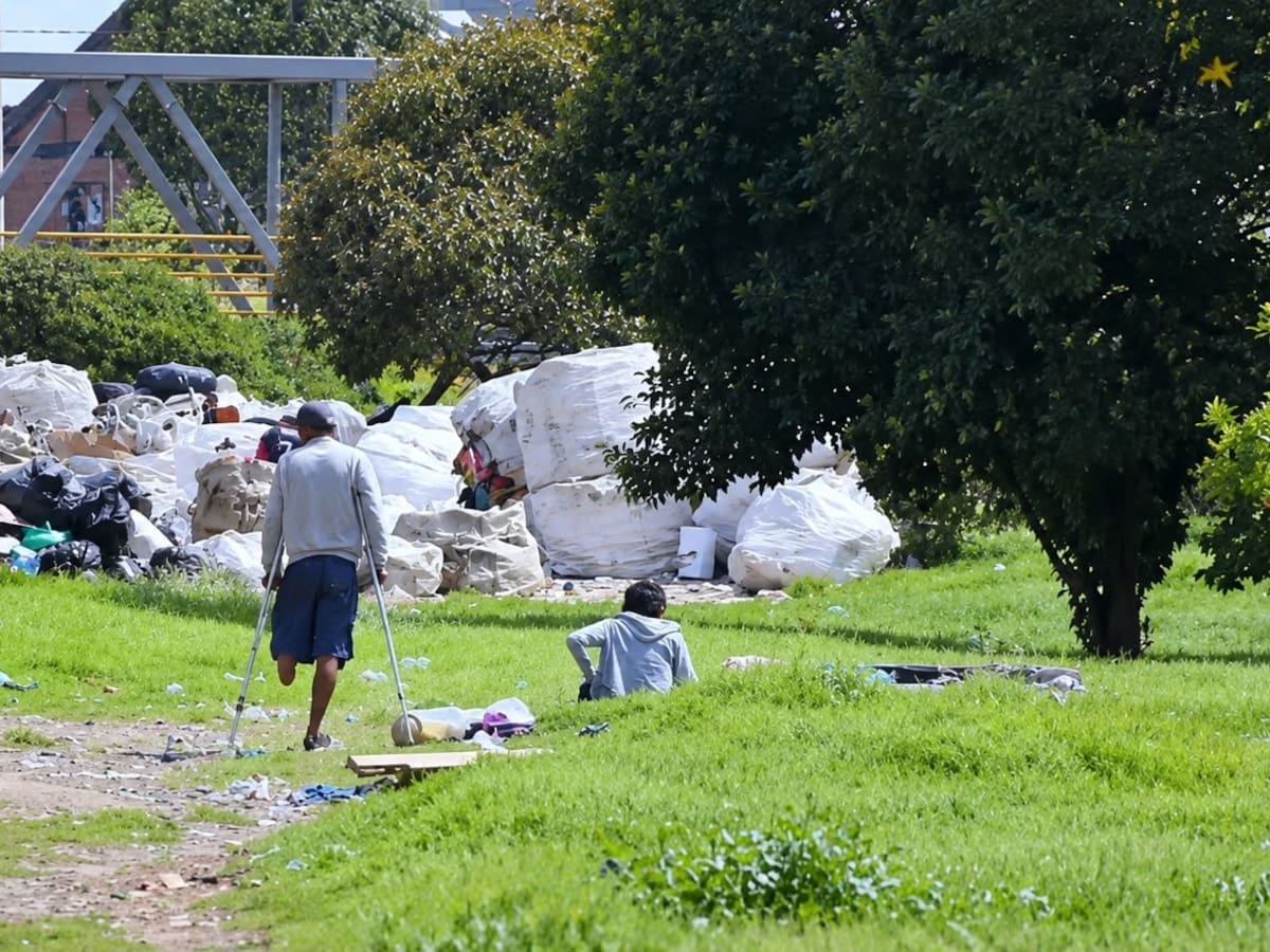 Recuperan ronda del río Fucha tras 10 años de abandono y retiran 110 toneladas de residuos