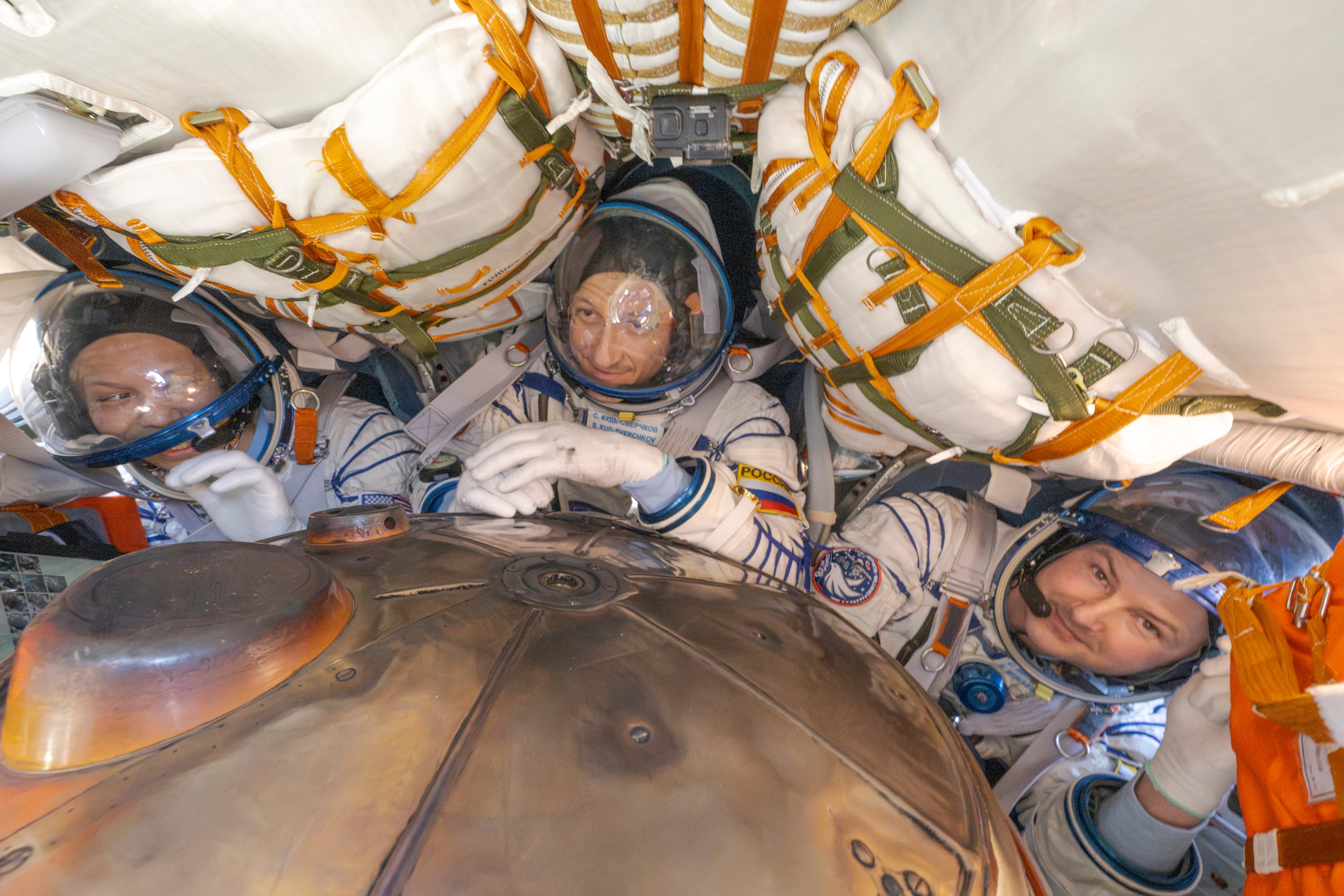 Tres astronautas de la Estación Espacial Internacional regresaron a la Tierra tras 8 meses. Fotos: Getty Images.