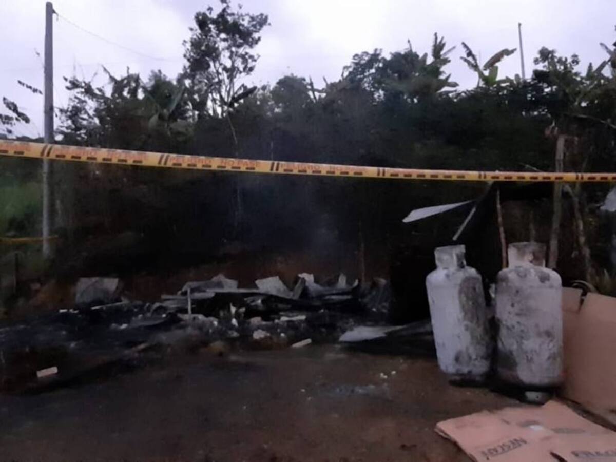 En Barbosa dos niños que estaban solos fallecieron en un incendio en su casa