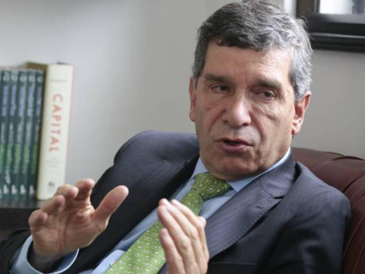 CNE estudiaría denuncia contra candidatura de Rafael Pardo