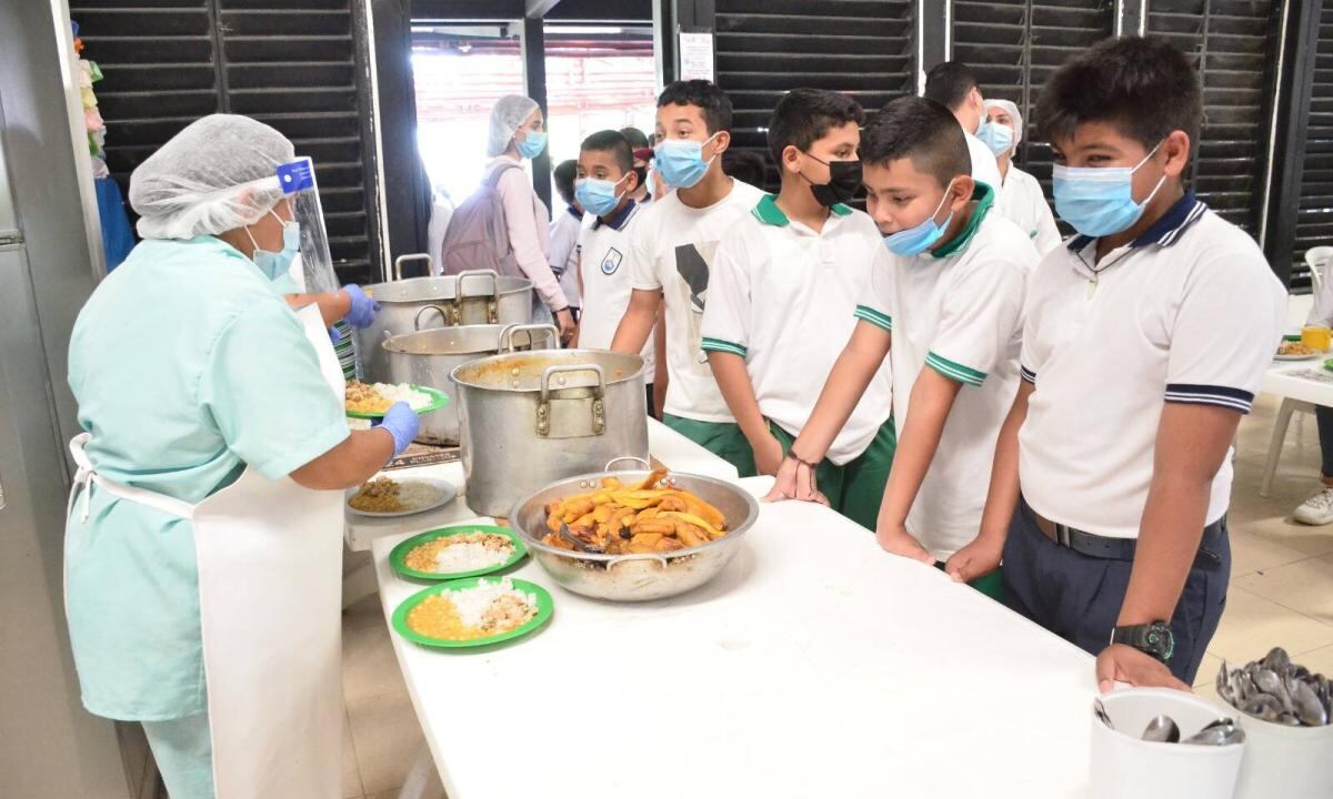 Son 30 mil titulares de derecho en las 167 sedes educativas oficiales de Neiva, que desde hoy están recibiendo sus raciones de comida sin ninguna anormalidad y dentro de los parámetros de salud y bienestar.