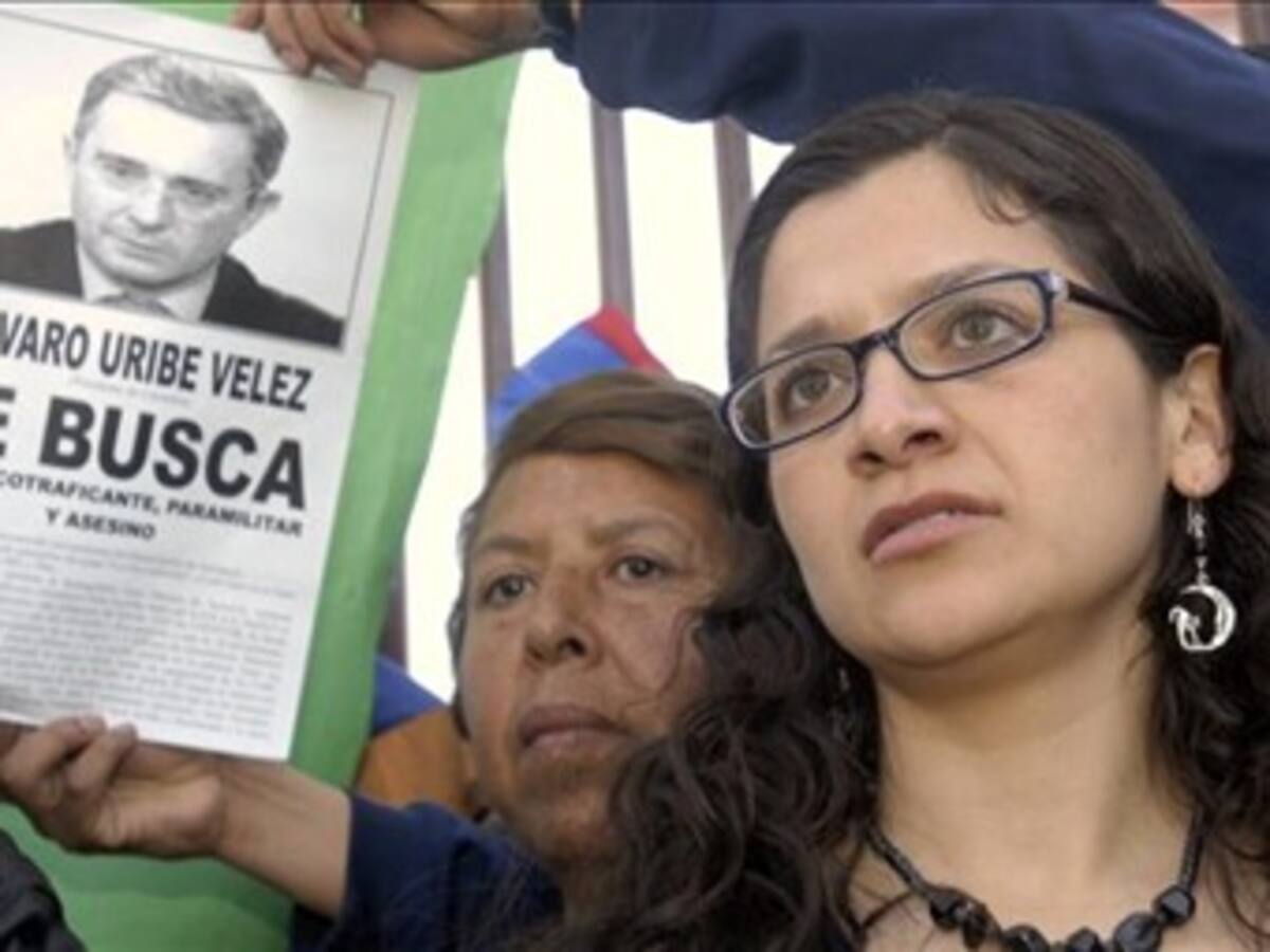 Comparecen ante Fiscalía mexicana activistas por supuesto apoyo a las Farc