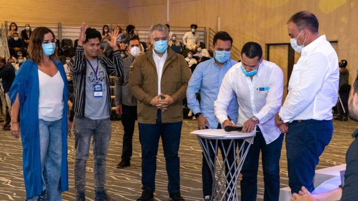 Firman pacto con las juventudes de Colombia por 33 billones de pesos