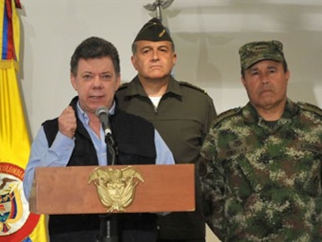 Santos ordena intensificar operaciones contra las Farc tras asesinato de 12 militares en La Guajira