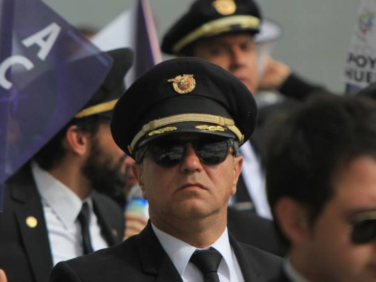 Avianca desvinculó a los primeros pilotos en paro