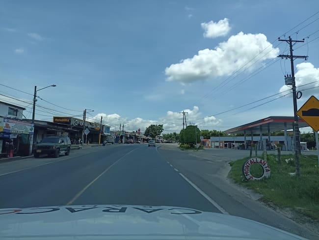 Días soleados y despejados en el Quindío, cruce La Tebaida, Pueblo Tapao hacia La Herradura