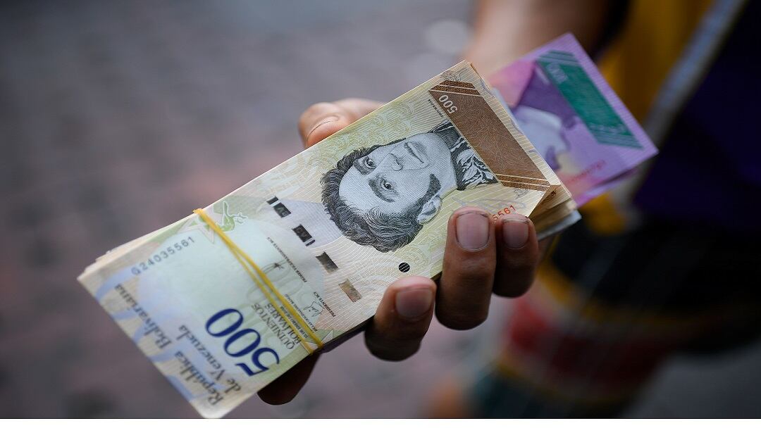 El nuevo billete venezolano equivale a poco más de 1.900 pesos colombianos.