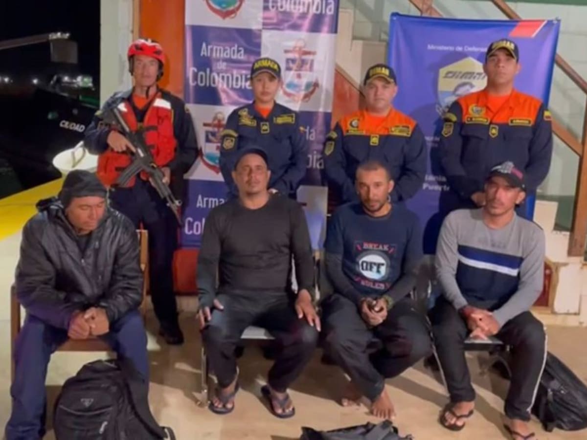 Rescatan a dos samarios tras quedar a la deriva en Altamar