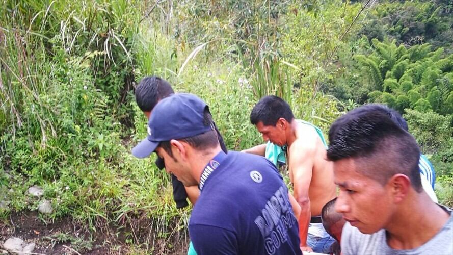 Encuentran un cadáver tras caída de puente en Inzá, Cauca. Foto: Defensa Civil.
