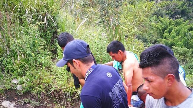 Encuentran un cadáver tras caída de puente en Inzá, Cauca. Foto: Defensa Civil.