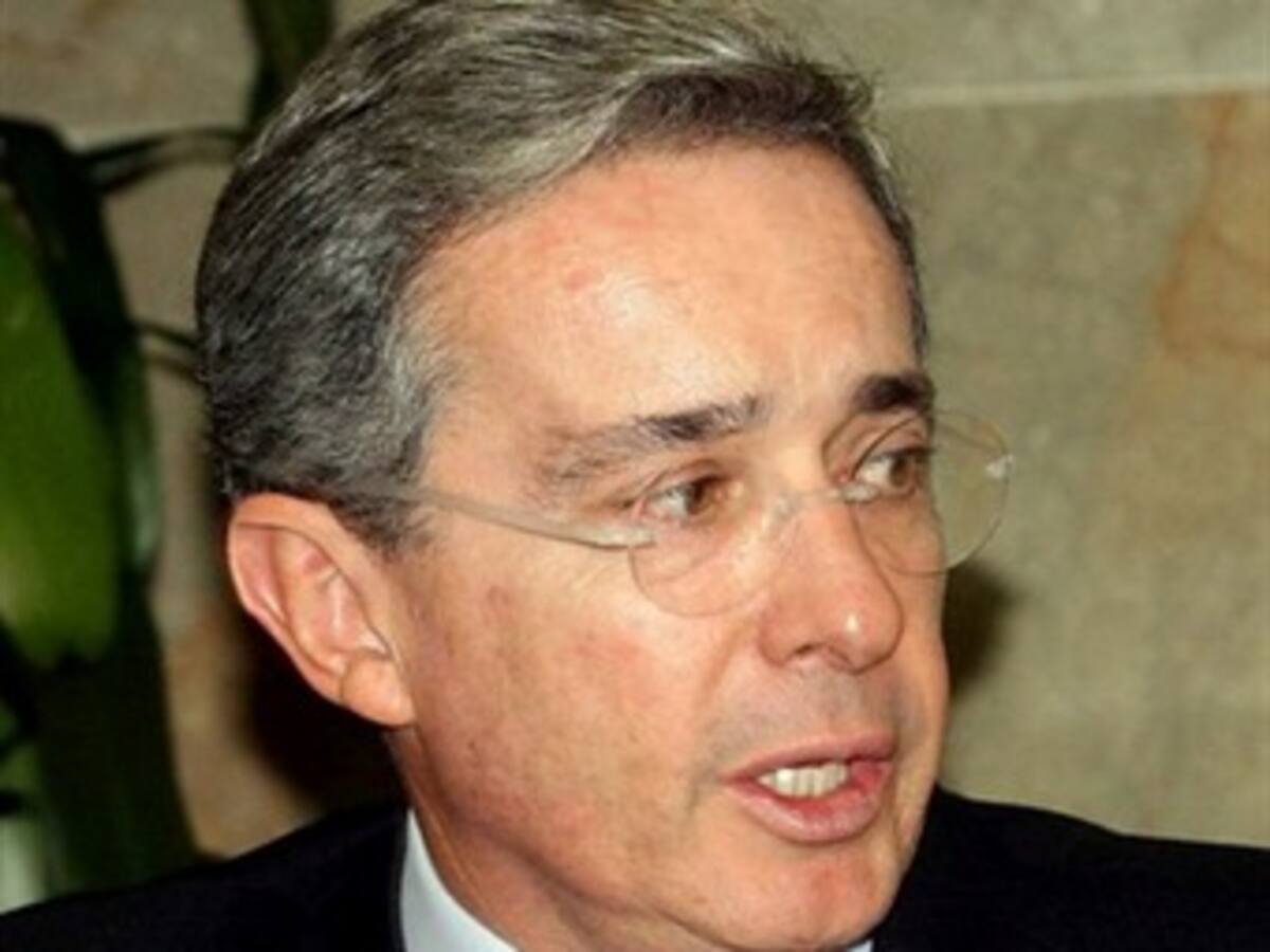 Pedirán medidas cautelares para el expresidente Uribe por acusaciones de Maduro