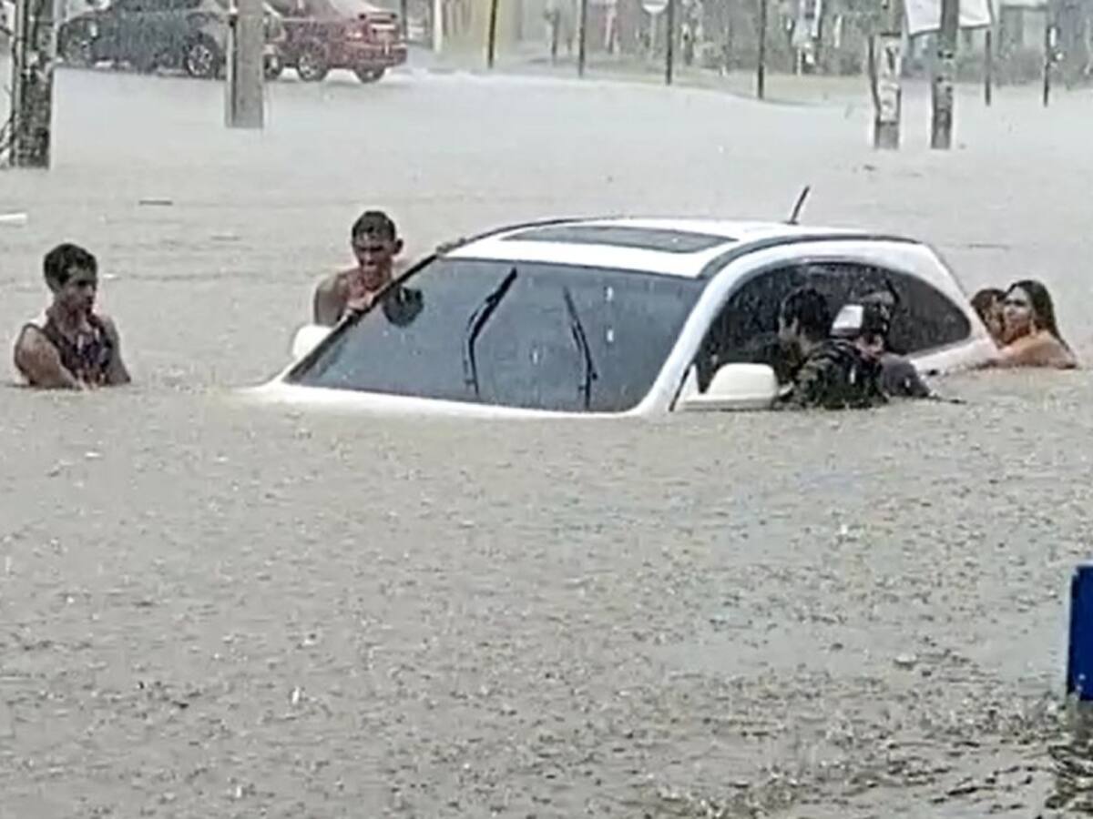 Aguacero genera inundaciones en barrios y vías principales de Cartagena