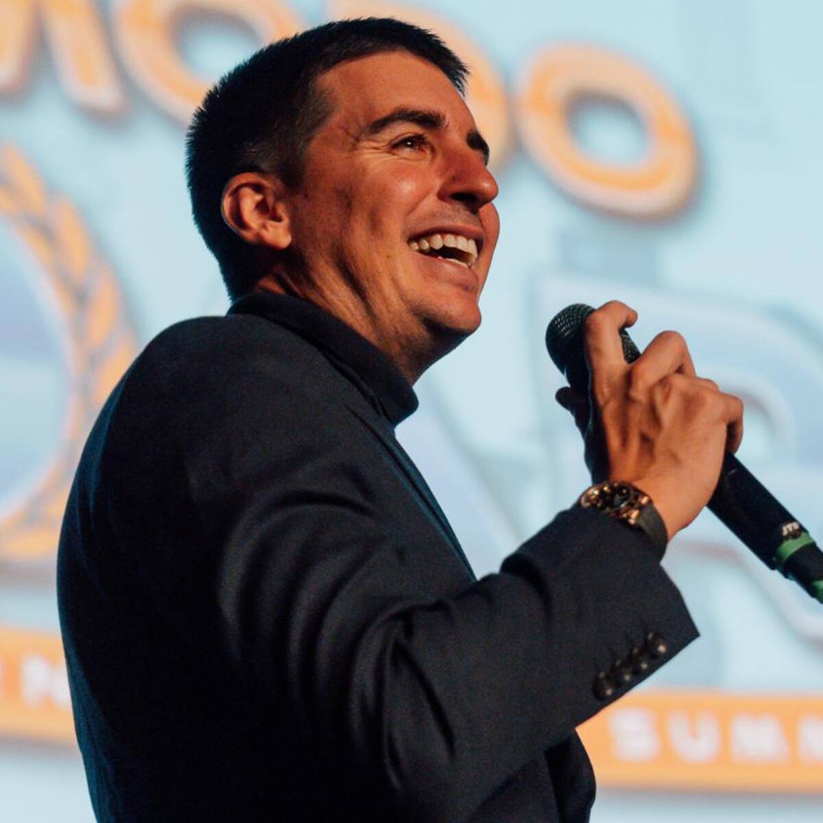 Antonio Martínez: 14 Años Liderando la expansión global y transformando el network marketing