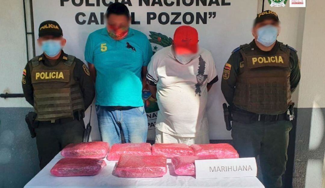 Al momento de la detención en un puesto de la Policía uno de los ocupantes del taxi huyó. Otro intentó hacer lo mismo, pero fue capturado