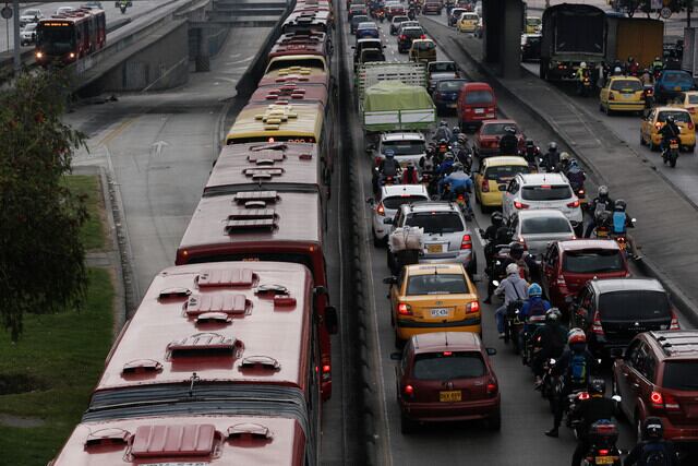 Tráfico en Bogotá/ Colprensa
