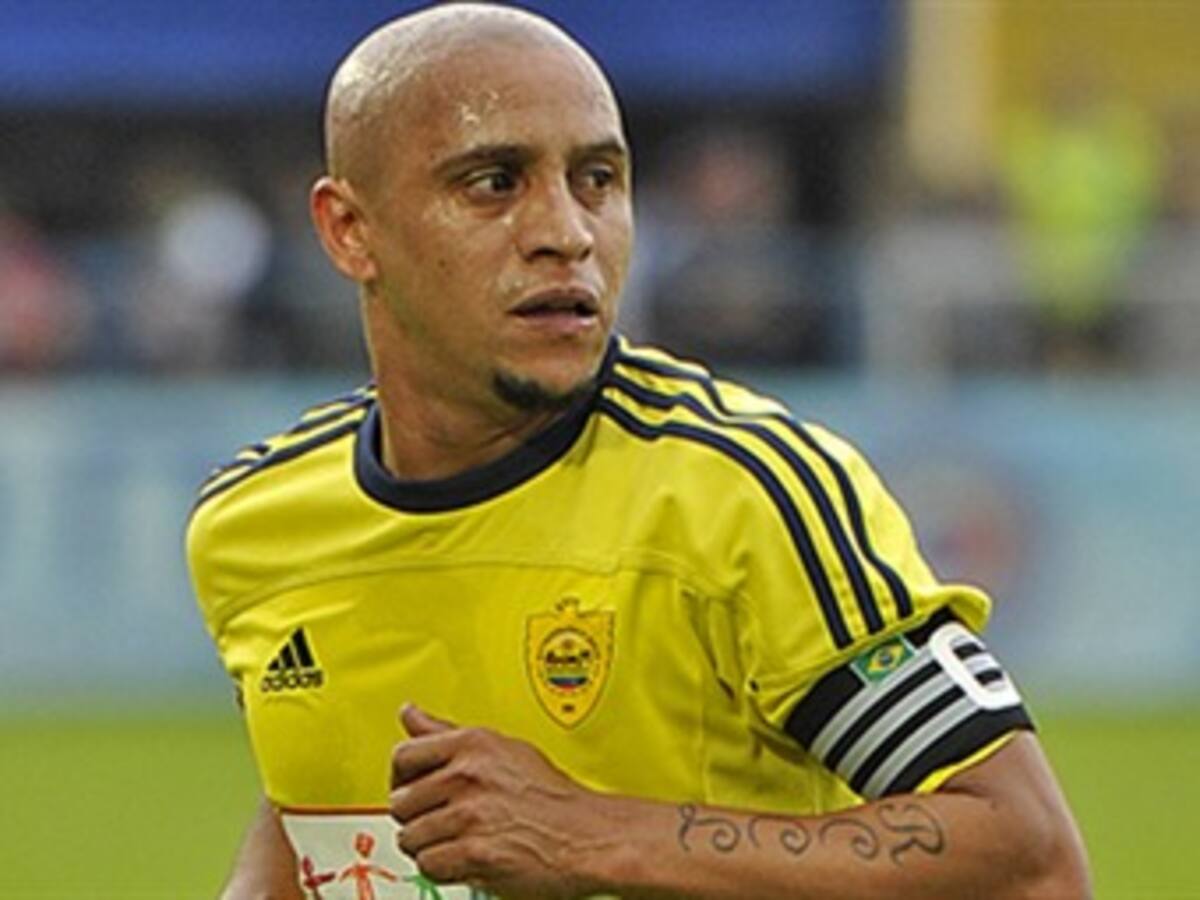 Roberto Carlos: 'Anzhí quiere fichar a Messi y a Cristiano Ronaldo'