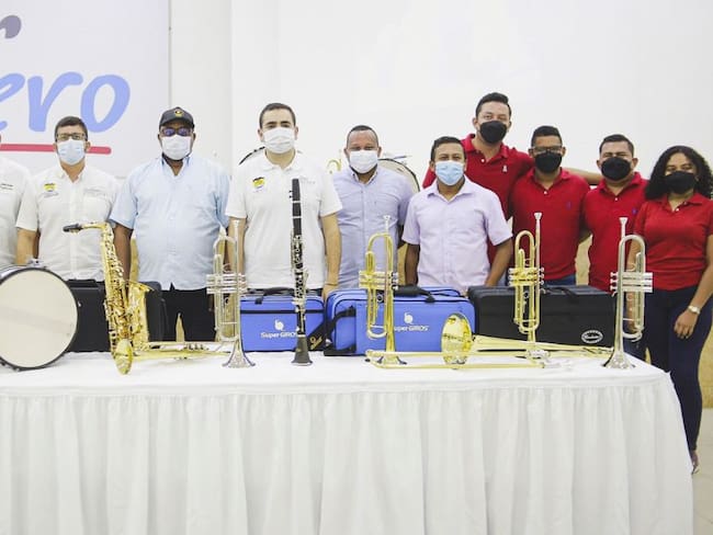 Un total de 28 instrumentos musicales se entregaron a las cuatro bandas de los municipios de Norosí, Mompox, San Juan Nepomuceno y Pinillos