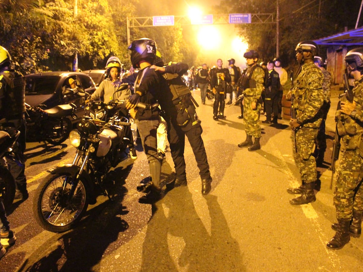 En operativo en el kilómetro 18 de la vía al mar, 100 motocicletas inmovilizadas