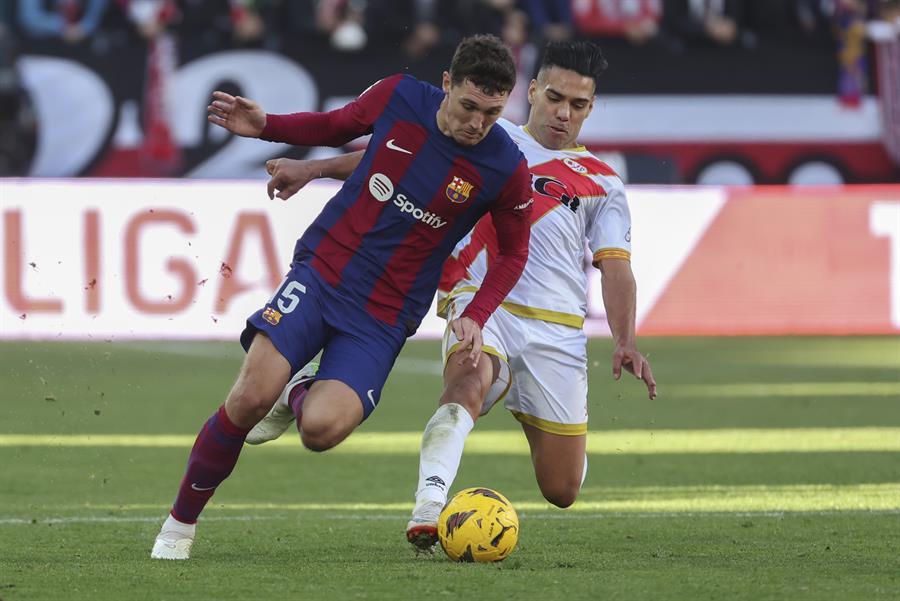Falcao durante el partido ante Barcelona / EFE