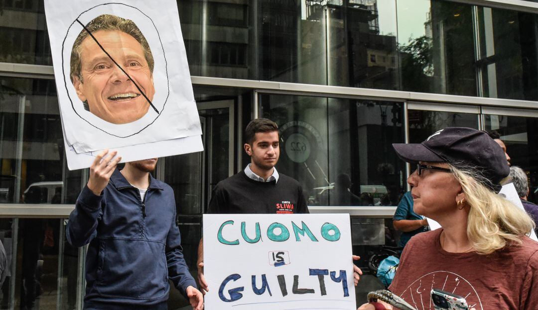 Manifestación en contra de Cuomo