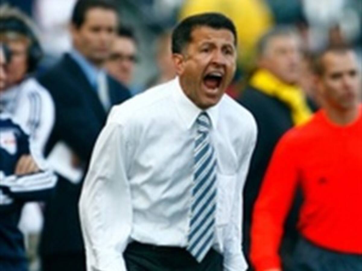 Juan Carlos Osorio admite negocios con la Federación de Honduras