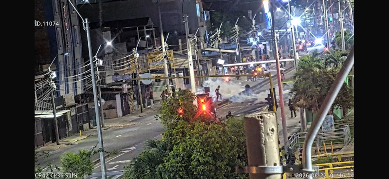 Disturbios en Cali dejan daños al MIO, cámaras derribadas y un muerto en hechos confusos