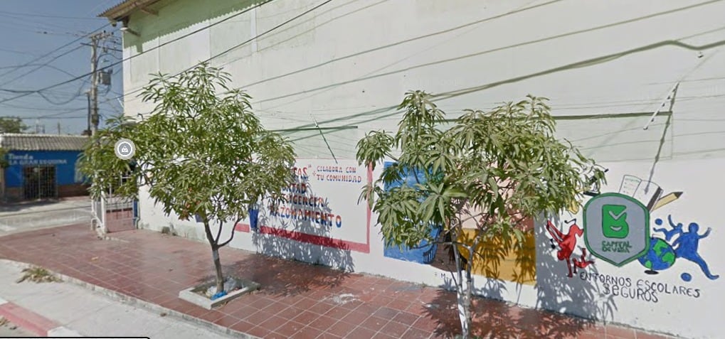 Fachada del colegio. Foto: Google Maps