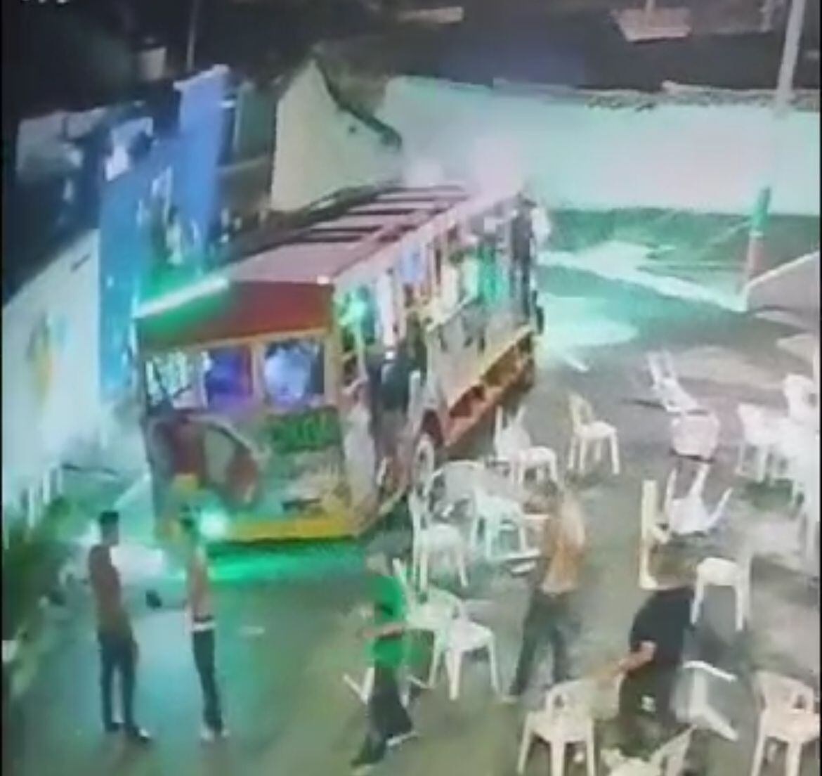 Chiva perseguida por delincuentes en Cúcuta. Foto: Cortesía para Caracol.