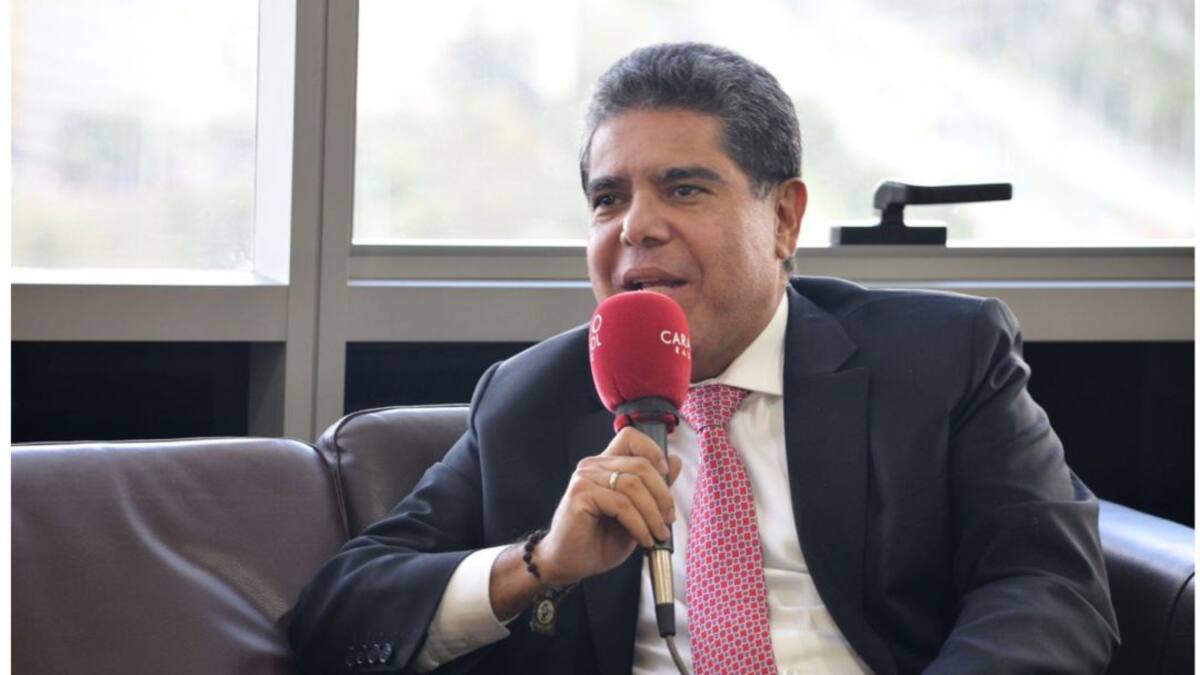 Contralor: “Jamás hablé con Petro durante el proceso de la elección"