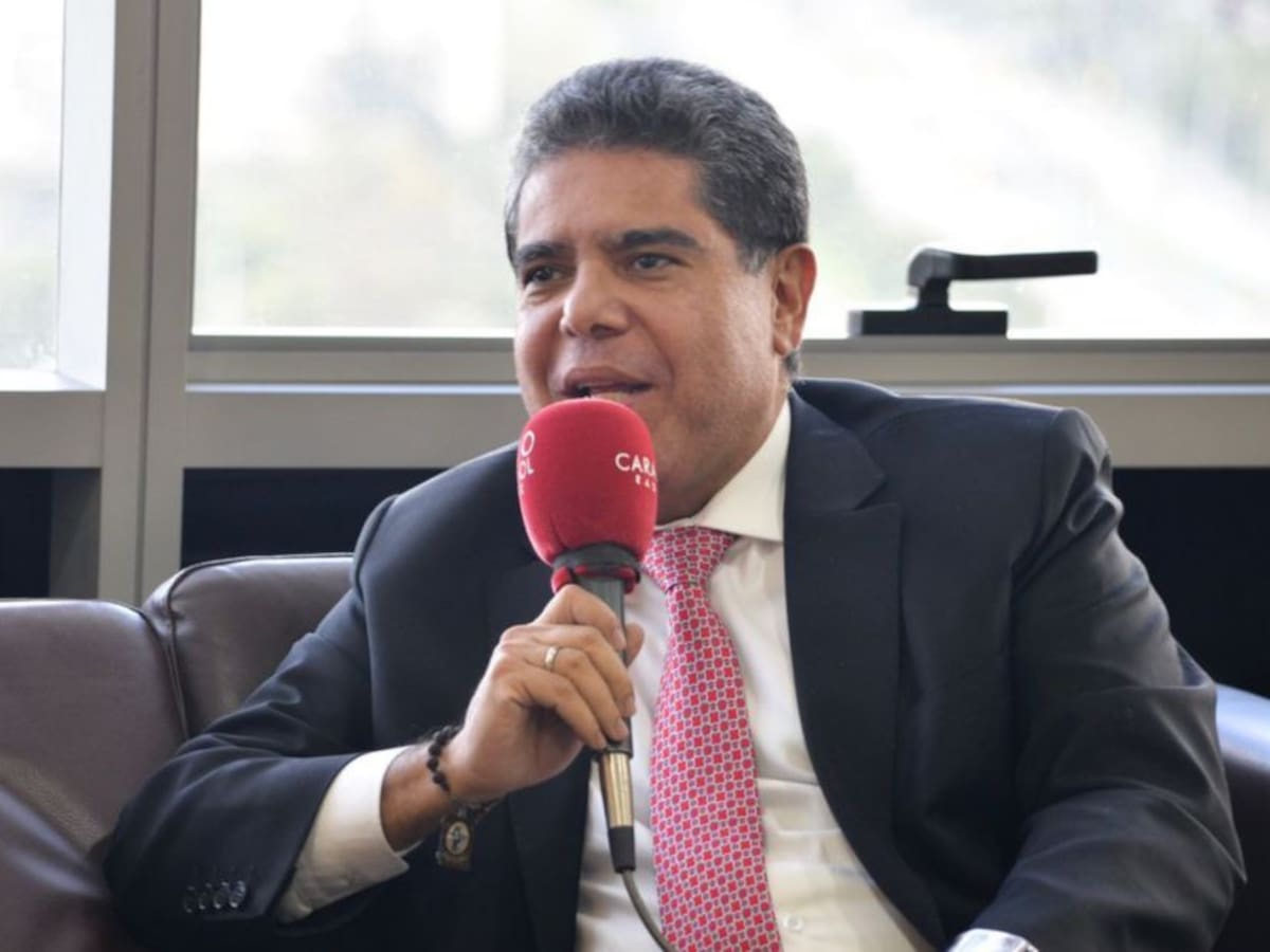 Contralor: “Jamás hablé con Petro durante el proceso de la elección"