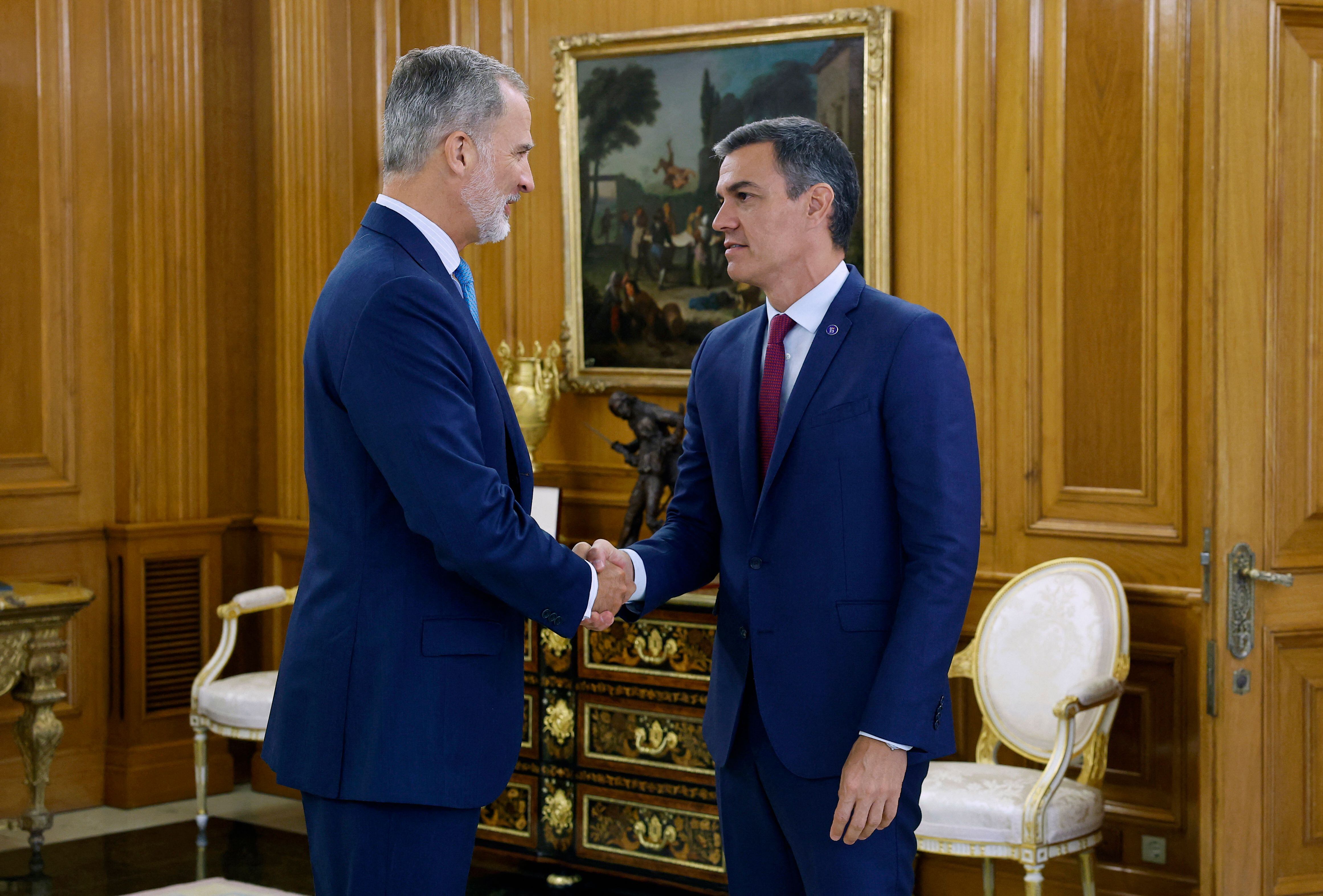Rey Felipe VI de España recibe a Pedro Sánchez. (Foto de CHEMA MOYA/POOL/AFP vía Getty Images)