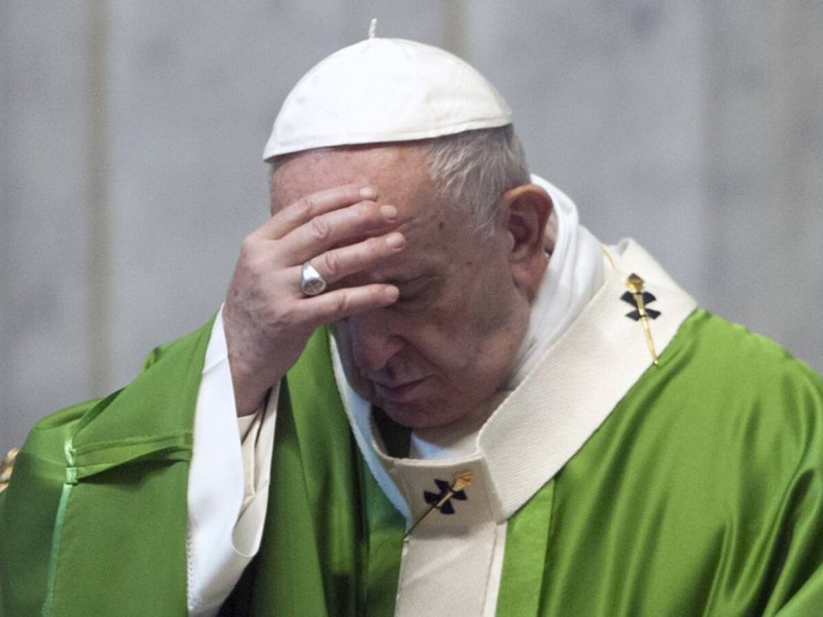 Vaticano investiga 'like' de cuenta de papa Francisco a modelo en Instagram