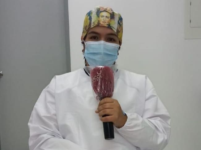 Juliana López, primera vacunada en Manizales