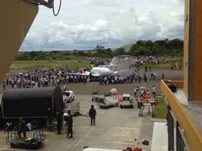 Mineros bloquean el aeropuerto de Quibdó