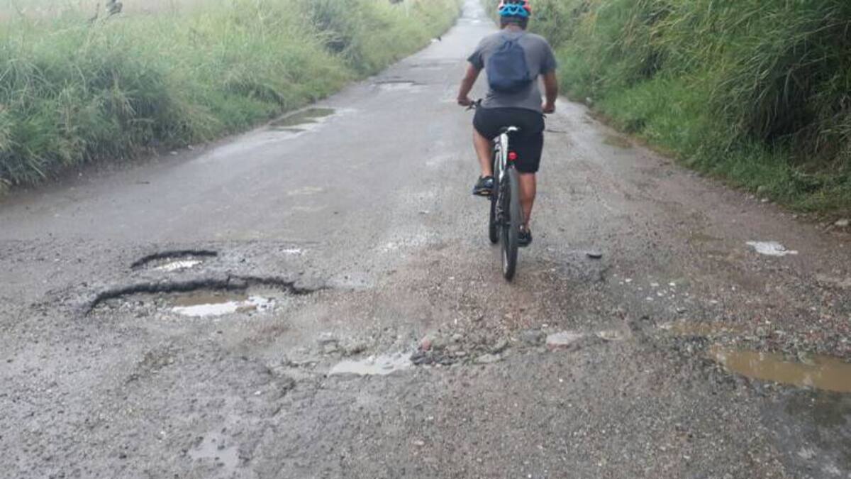Vía entre los municipios de Circasia y Montenegro sigue en mal estado, residentes y conductores piden intervención