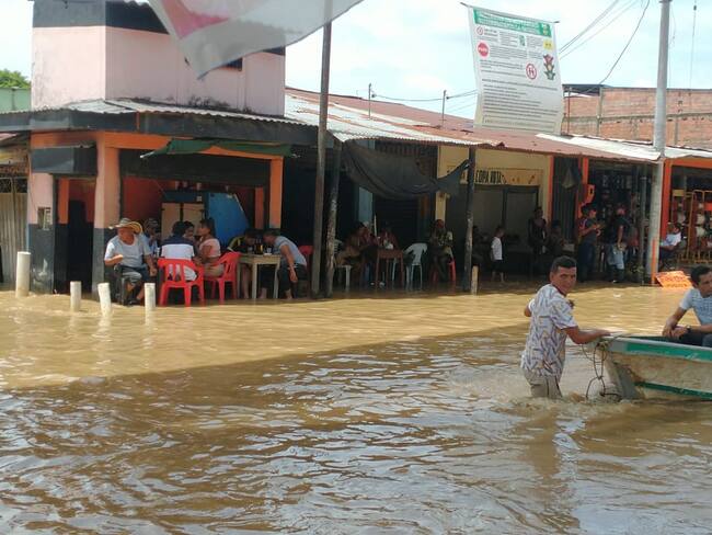 Comunidad de La Gabarra amaneció inundada/ Foto: Cortesía para Caracol Radio.