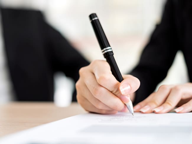 Entrevista en La W de Ramiro Bejarano y Jaime Lombana sobre la cláusula Petro.