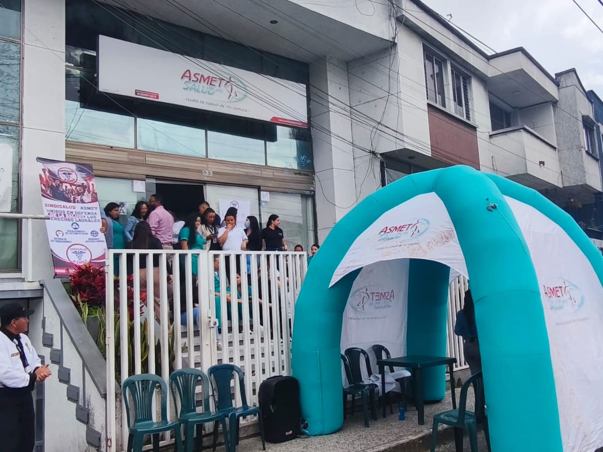 Vuelve y juega: trabajadores de Asmet Salud en paro en Armenia, incertidumbre por retraso en pagos