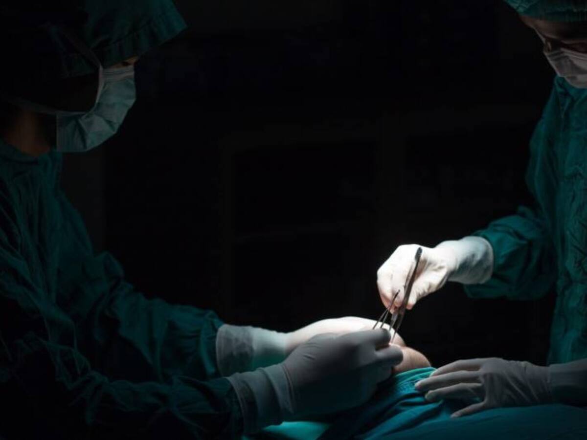 Condenan a cosmetóloga por muerte de una mujer por silicona en glúteos
