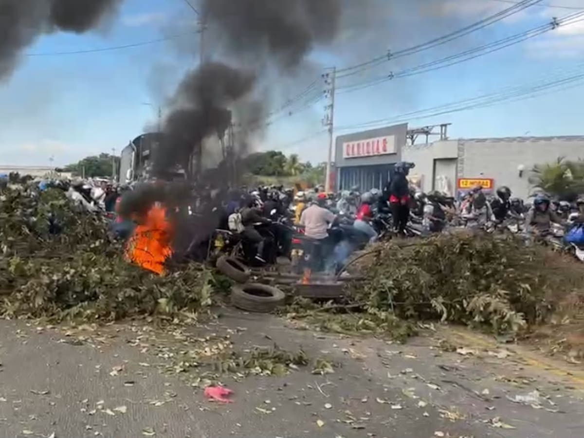 Accidente que dejó dos muertos provocó protesta y bloqueo en la vía Candelaria-Cali