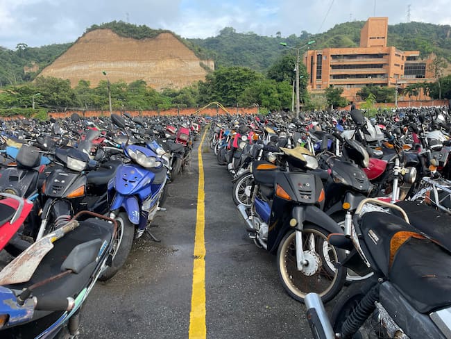 22 años buscando su carro en los patios de Tránsito Bucaramanga