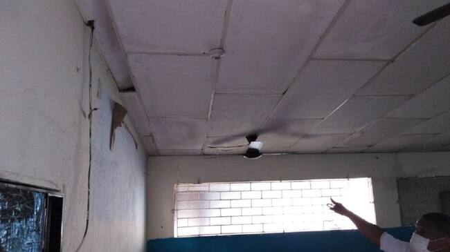 Padres de familia señalan que en este plantel no hay condiciones para una buena educación