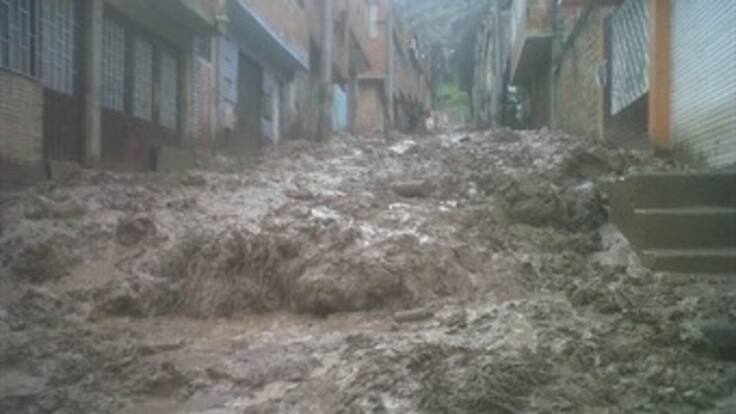 Cuatro viviendas colapsadas y 400 evacuadas en el sur de Bogotá