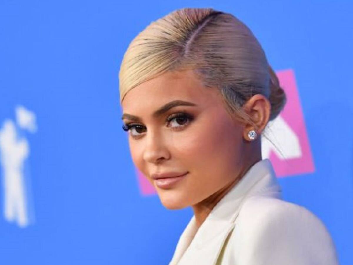 Diminuta cintura de kylie Jenner deja a más de uno sorprendido