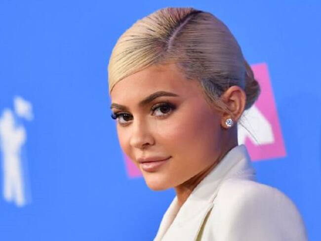 Diminuta cintura de kylie Jenner deja a más de uno sorprendido